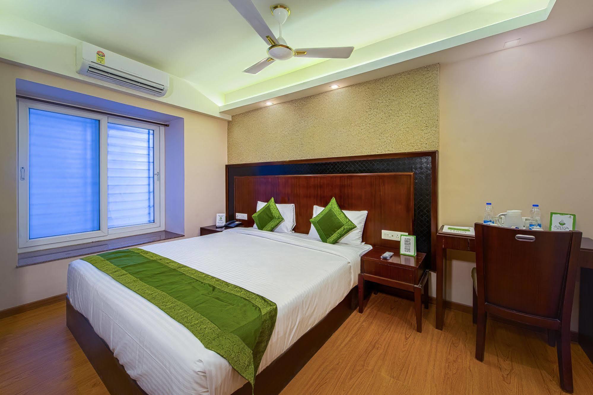 Treebo Vedanta Hotel Kolkata Bagian luar foto